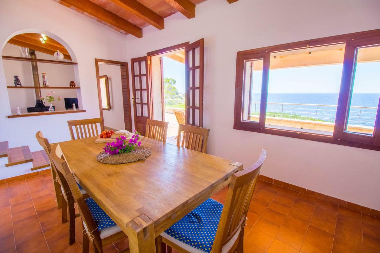 Beautiful private villa on the sea Santanyí Esterno foto
