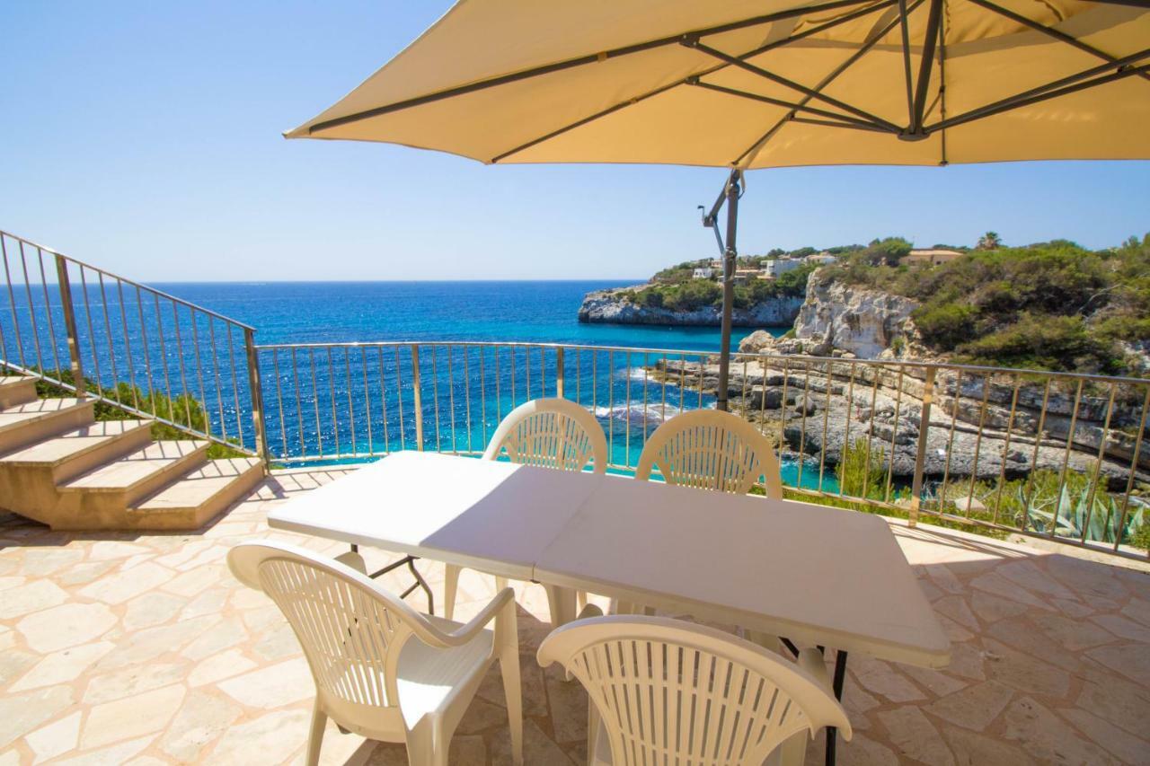 Beautiful private villa on the sea Santanyí Esterno foto