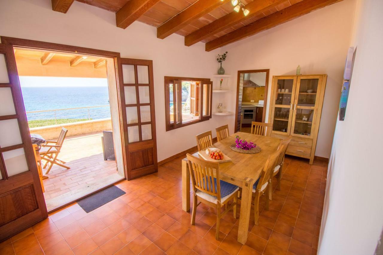 Beautiful private villa on the sea Santanyí Esterno foto