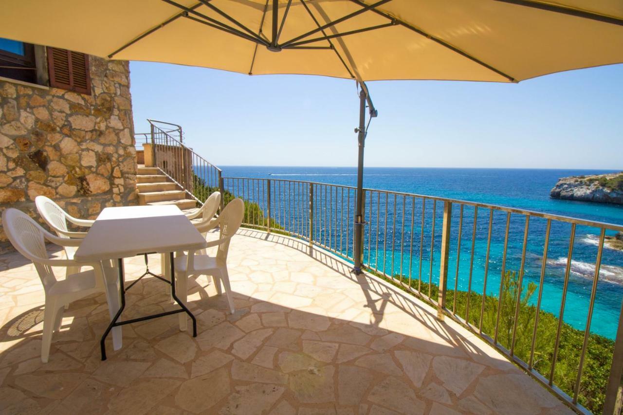Beautiful private villa on the sea Santanyí Esterno foto